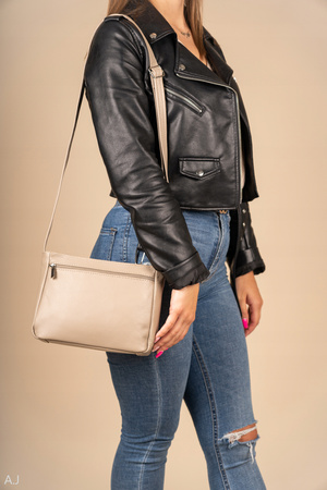 Torebka damska skórzana T-IWBA oliwka