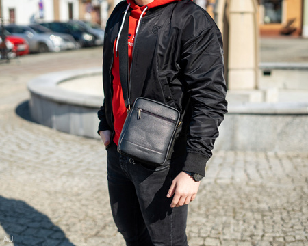 Listonoszka męska skórzana T-225 czarna