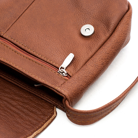 Torebka damska skórzana z klapką T-IW jasny brąz