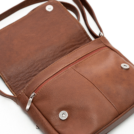 Torebka damska skórzana z klapką T-IW jasny brąz