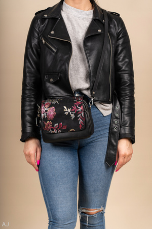 Torebka damska skórzana z klapką Canaletto T-655 czarny z wężem